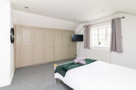 3 bedroom detached house to rent - Photo 2