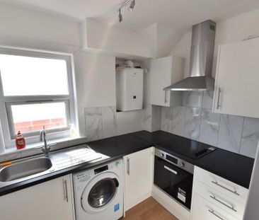 3 bedroom apartment to rent - Photo 4