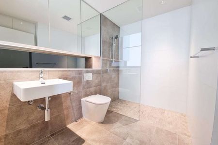 Location, Location! - Photo 2