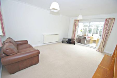 2 bedroom semi-detached house to rent - Photo 2