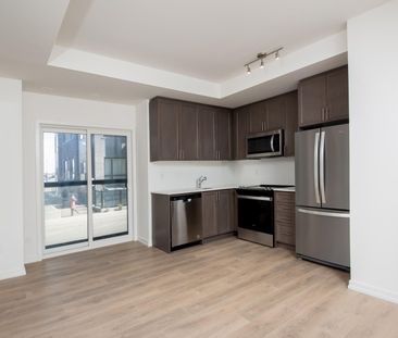 For Lease - 17 Lytham Green Circle, Newmarket, Ontario - Photo 2