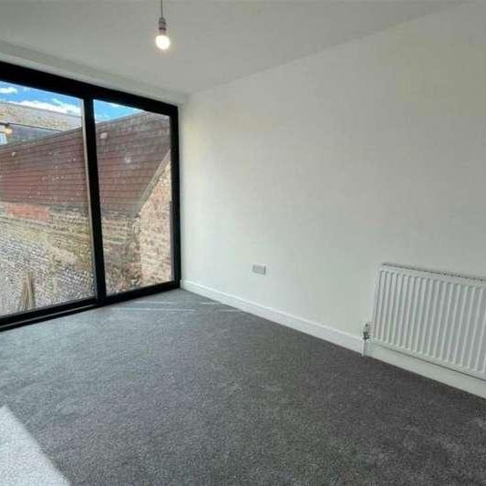 Phoenix Mews, BN25 - Photo 1