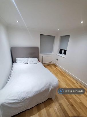 1 bedroom in a flat share to rent - Photo 1