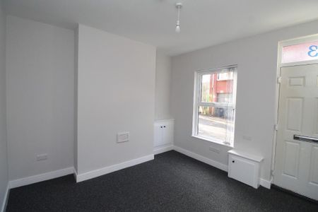 3 bedroom terraced house to rent - Photo 2