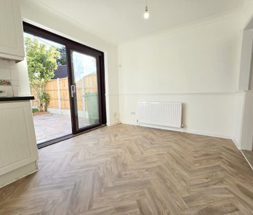 4 bedroom terraced house to rent - Photo 5