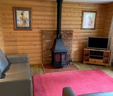 2 bedroom detached house to rent - Photo 2