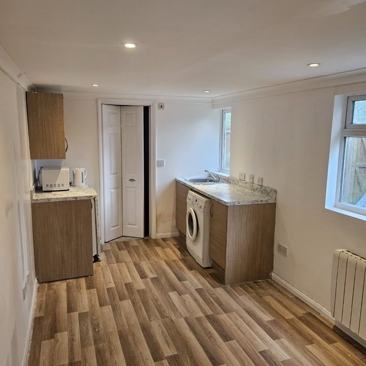 Studio Flat, Pasteur Gardens, N18 - Photo 1