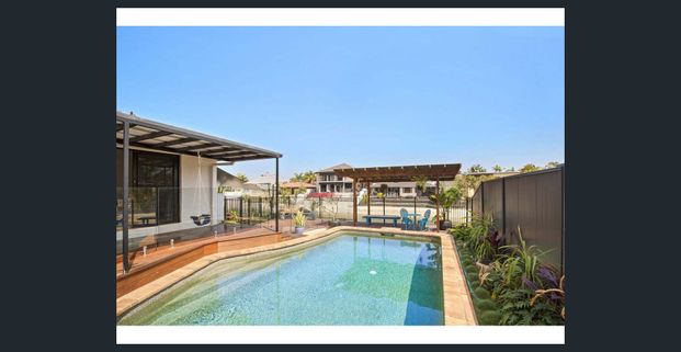 Waterfront, Location, Position! - Photo 1