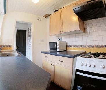 1 bedroom in a house share to rent - Photo 6