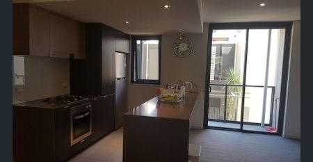 Sophisticated Living in the Docklands Mosaic *Furnished - Photo 5