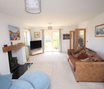 4 bedroom detached house to rent - Photo 1