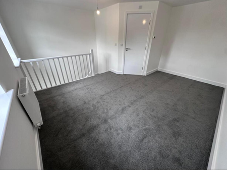 Acacia Terrace, Leeds, Seacroft - Photo 2