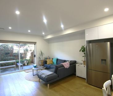 Stylish House in Prime Pascoe Vale Location - Photo 1