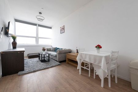 Halfords Lane - Photo 4