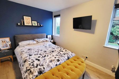 Winchester Close, ENFIELD - Photo 2