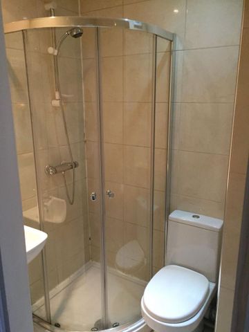 4 bedroom apartment to rent - Photo 5