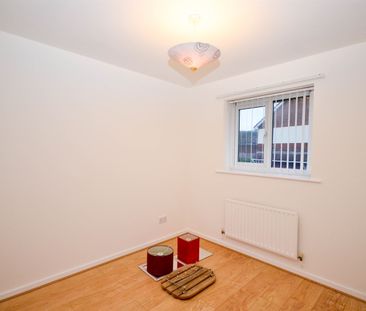 3 bed semi-detached house to rent in Chaucer Close, Gateshead, NE8 - Photo 3