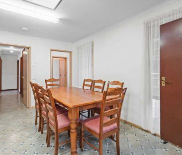 “Spacious Family Home in a Quiet Location” - Photo 2