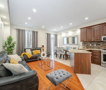 For Lease - 803 Khan Crescent, Mississauga, Ontario - Photo 2