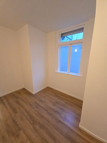 Per direct beschikbaar: gerenoveerd 2-kamerappartement op een centrale locatie in Roosendaal - Photo 3
