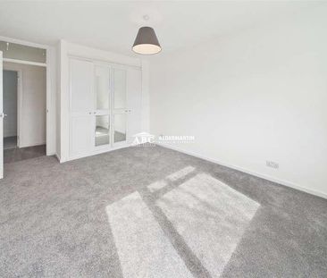 Stratton Close, Edgware, HA8 - Photo 3