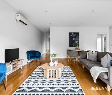 The perfect blend of comfort, convenience and easy care living. - Photo 1
