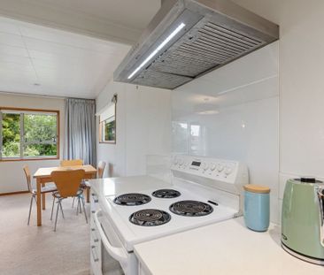 Bright and Inviting - Photo 3