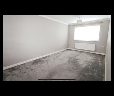 1 Bed Flat, Block D, SO19 - Photo 4