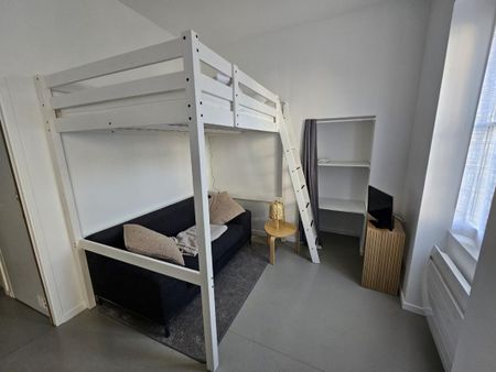 Location Appartement 1 pièce Meublé 21m² CHAMBERY 73000 - Photo 2