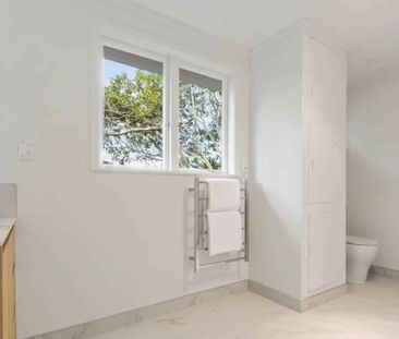 Generous Bedrooms! - Photo 4