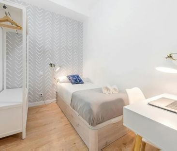 Carrer dEscudellers, Barcelona, Catalonia 08002 - Photo 2