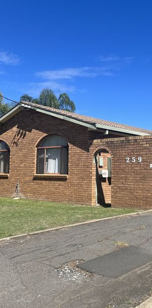 4/259 Goonoo Goonoo Road, TAMWORTH NSW 2340 - Photo 2