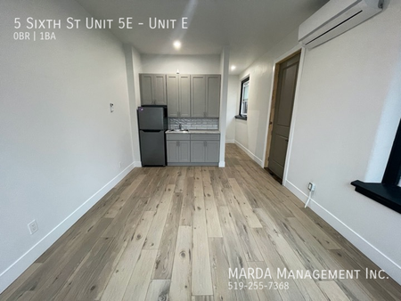 PRIME BACHELOR DOWNTOWN CHATHAM! INCLUSIVE! - Photo 2