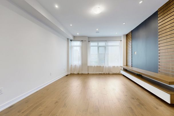 For Lease - 215 Salterton Circle, Vaughan, Ontario - Photo 1