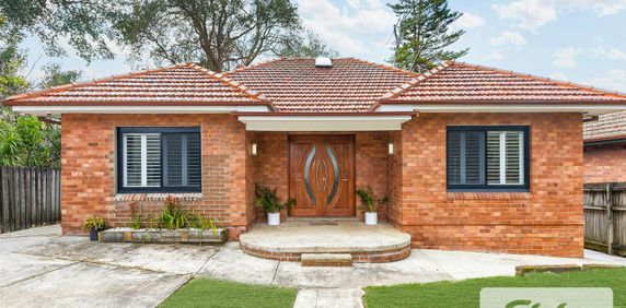 Full Brick House - Photo 2