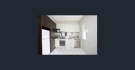 Welcome to your new home in the heart of Kensington! - Photo 4