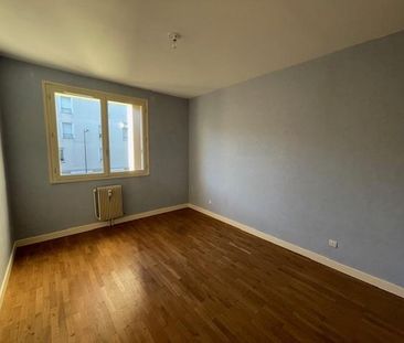 Location Appartement 3 pièces 71m² VAULX EN VELIN 69120 - Photo 1