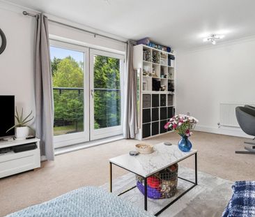 Whittets Ait, Jessamy Road, Weybridge, Surrey, KT13 - Photo 2