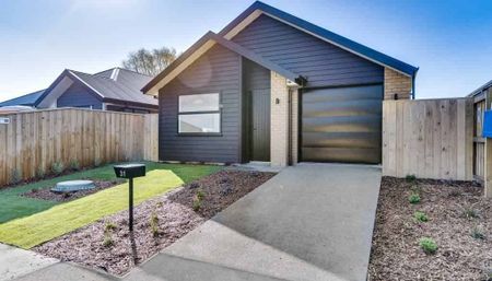 Contemporary Comfort in New Neighbourhood - Photo 5