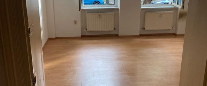 Helle 1-Zimmer-Wohnung mit Einbauküche und Parkett - Foto 1