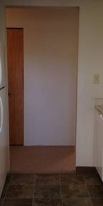 2bdrm 2 bath - Photo 4