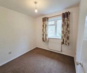 Scots Court, Hook, RG27 - Photo 4