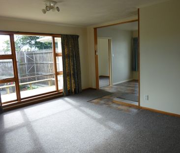 Sunny & Quiet 4 Bedroom In Hornby - Photo 2