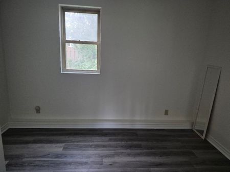 For Lease - 69 Ontario Street, Cambridge, Ontario - Photo 3