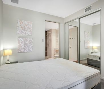 SELF CONTAINED & AIR CONDITIONED TWO BEDROOM UNIT IN "ASPEX" OVERLO... - Photo 5