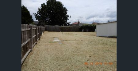 Comfortable 3 Bedroom home... - Photo 2