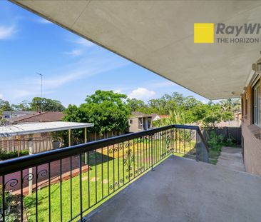 Spacious Six-Bedroom Family Home in a Premium Greystanes Location - Photo 2