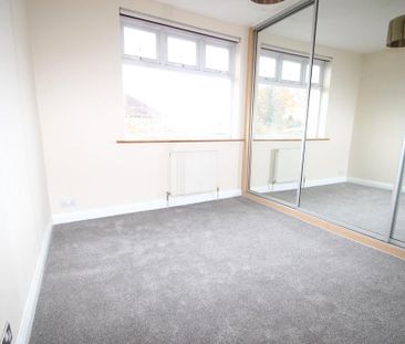 2 bedroom maisonette to rent - Photo 2