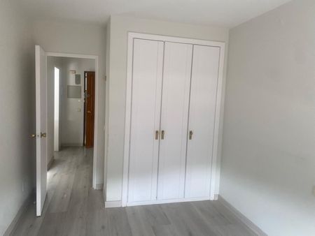 Piso de alquiler en Aravaca - Photo 3