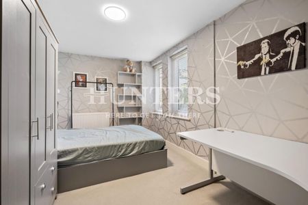 3 bedroom House To Let Total Size: 927 SQ FT - Photo 2